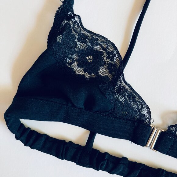 Beautiful Black Lace Bralette Bra - Picture 2 of 6
